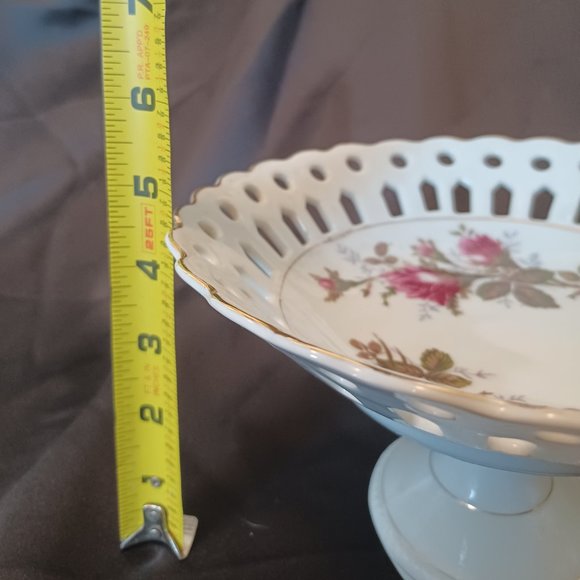 Vintage Footed pedestal bowl with gold trim and scalloped edge. Made in Japan. - Picture 5 of 11